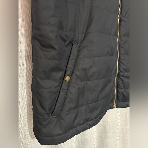 LL Bean Men’s black zip up puffer vest. Size XXL - Picture 3 of 6